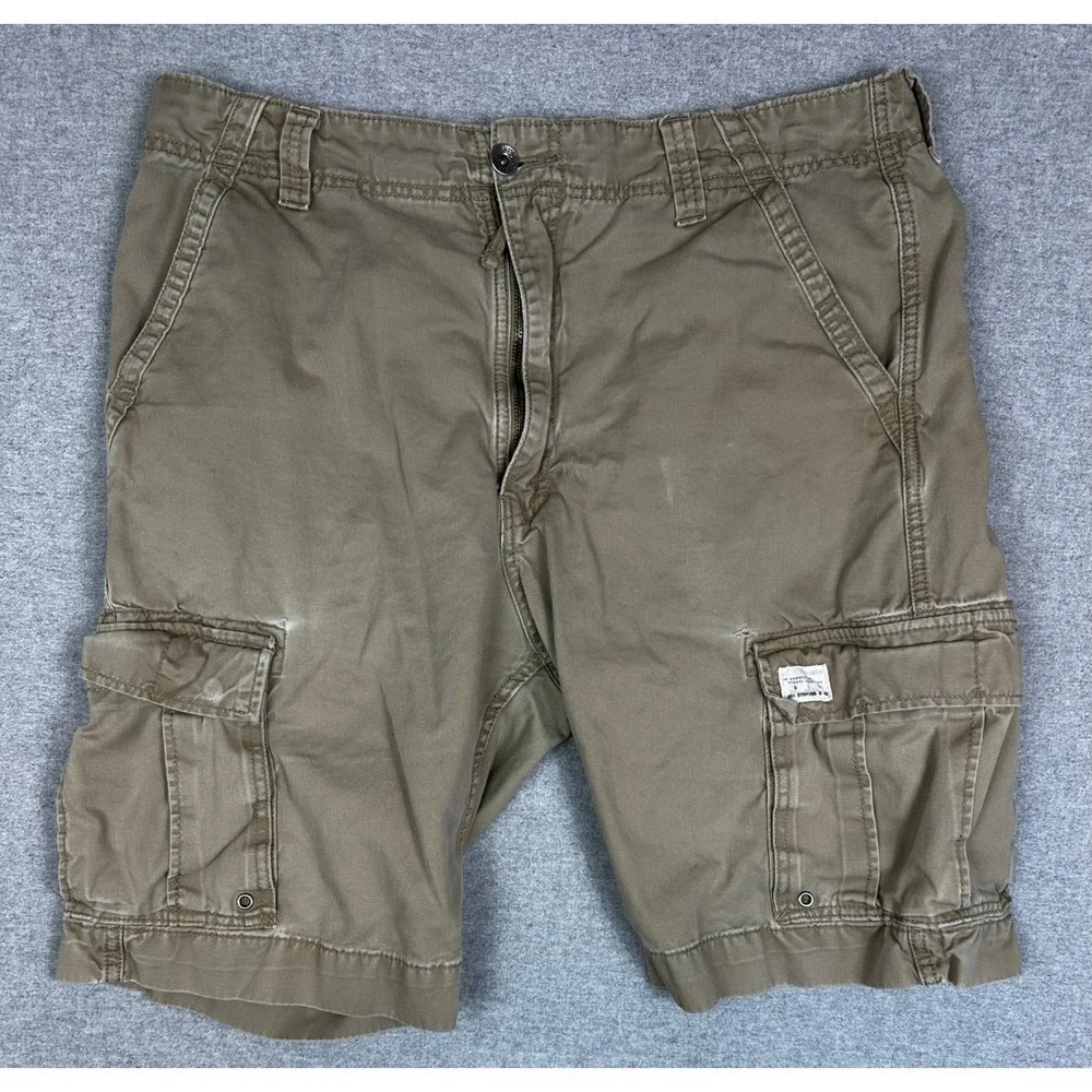 VTG Levis Cargo Shorts Mens 38 Khaki Tan Cotton Multi Pocket Y2K‎ Baggy Grunge